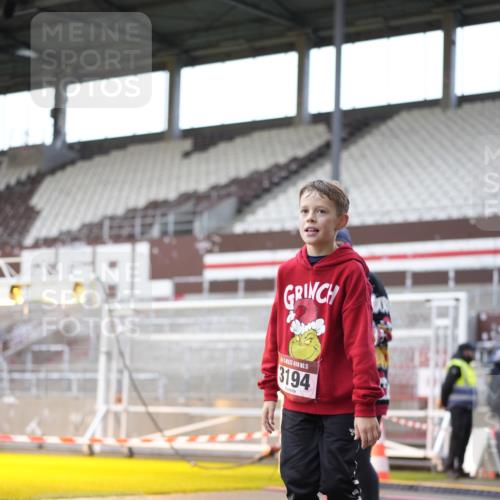 07.12.2025 - St. Pauli X-Mass-Run No. 15 Patografie http://msf.ph/oto/9369350 07.12.2025 11:24:33 Ziel 1320, 1346, 1752, 1773, 2399, 2400, 2402, 2448, 2480, 2852, 2859, 2869, 3092, 3193, 3194, 3195 meine-sportfotos.de