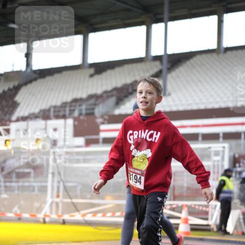 07.12.2025 - St. Pauli X-Mass-Run No. 15 Patografie http://msf.ph/oto/9369352 07.12.2025 11:24:33 Ziel 1320, 1346, 1752, 1773, 2399, 2400, 2402, 2448, 2480, 2852, 2859, 2869, 3092, 3193, 3194, 3195 meine-sportfotos.de