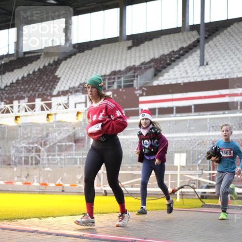 07.12.2025 - St. Pauli X-Mass-Run No. 15 Patografie http://msf.ph/oto/9369360 07.12.2025 11:24:37 Ziel 705, 1320, 1346, 1752, 2448, 2480, 2852, 2859, 2869, 3092, 3193, 3194, 3195, 3306, 4632 meine-sportfotos.de