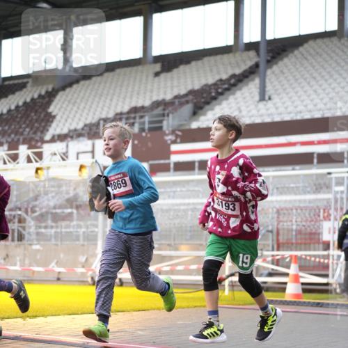 07.12.2025 - St. Pauli X-Mass-Run No. 15 Patografie http://msf.ph/oto/9369364 07.12.2025 11:24:38 Ziel 705, 1320, 1346, 1384, 1427, 1752, 2448, 2480, 2852, 2859, 2869, 3092, 3193, 3194, 3195, 3306, 4632 meine-sportfotos.de