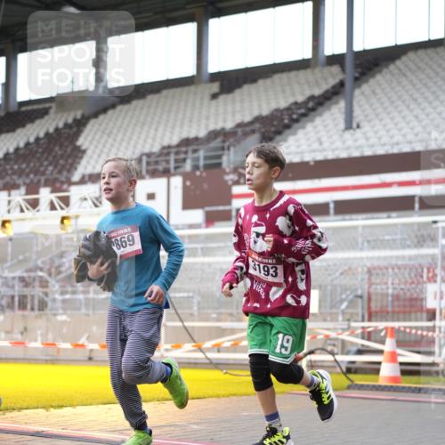 07.12.2025 - St. Pauli X-Mass-Run No. 15 Patografie http://msf.ph/oto/9369366 07.12.2025 11:24:38 Ziel 705, 1320, 1346, 1384, 1427, 1752, 2448, 2480, 2852, 2859, 2869, 3092, 3193, 3194, 3195, 3306, 4632 meine-sportfotos.de