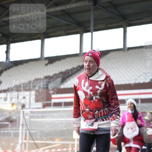 07.12.2025 - St. Pauli X-Mass-Run No. 15 Patografie http://msf.ph/oto/9369371 07.12.2025 11:24:42 Ziel 705, 1320, 1346, 1384, 1427, 1752, 2447, 2448, 2480, 2852, 2859, 2869, 3193, 3194, 3195, 3306, 3314, 4632 meine-sportfotos.de