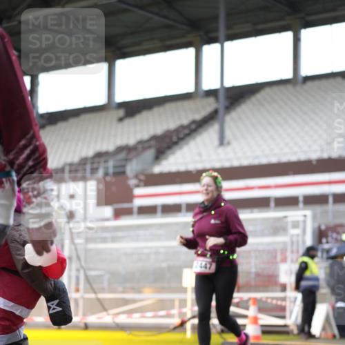 07.12.2025 - St. Pauli X-Mass-Run No. 15 Patografie http://msf.ph/oto/9369377 07.12.2025 11:24:44 Ziel 705, 1320, 1346, 1384, 1427, 1752, 2447, 2448, 2480, 2852, 2859, 2869, 3193, 3194, 3195, 3306, 3314, 4632 meine-sportfotos.de