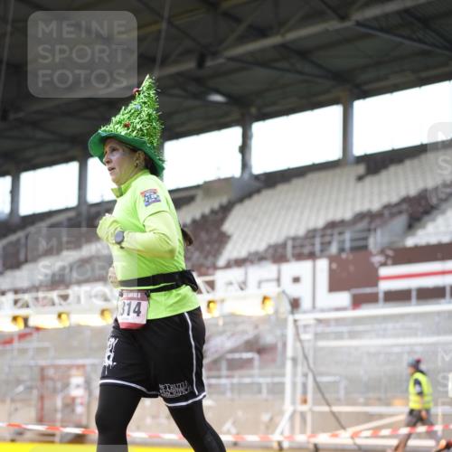 07.12.2025 - St. Pauli X-Mass-Run No. 15 Patografie http://msf.ph/oto/9369382 07.12.2025 11:24:48 Ziel 705, 1346, 1384, 1427, 1752, 2447, 2859, 2869, 3193, 3195, 3306, 3314, 4632 meine-sportfotos.de