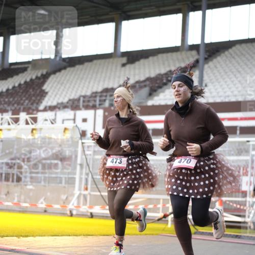 07.12.2025 - St. Pauli X-Mass-Run No. 15 Patografie http://msf.ph/oto/9369415 07.12.2025 11:24:55 Ziel 470, 473, 705, 1384, 1427, 1855, 1858, 2193, 2447, 2981, 2990, 3306, 3314, 4632 meine-sportfotos.de