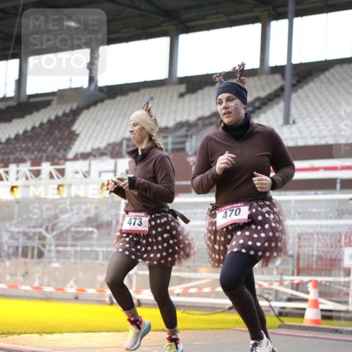 07.12.2025 - St. Pauli X-Mass-Run No. 15 Patografie http://msf.ph/oto/9369417 07.12.2025 11:24:55 Ziel 470, 473, 705, 1384, 1427, 1855, 1858, 2193, 2447, 2981, 2990, 3306, 3314, 4632 meine-sportfotos.de