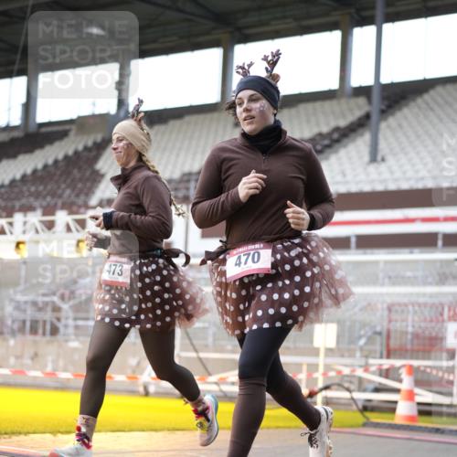 07.12.2025 - St. Pauli X-Mass-Run No. 15 Patografie http://msf.ph/oto/9369419 07.12.2025 11:24:55 Ziel 470, 473, 705, 1384, 1427, 1855, 1858, 2193, 2447, 2981, 2990, 3306, 3314, 4632 meine-sportfotos.de