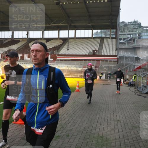07.12.2025 - St. Pauli X-Mass-Run No. 15 Fabian Wolf http://msf.ph/oto/9369425 07.12.2025 09:58:43 Ziel 483, 532, 655, 1003, 1115, 1528, 1542, 1603, 1782, 1785, 2392, 3308 meine-sportfotos.de