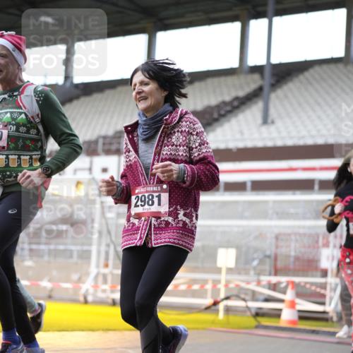 07.12.2025 - St. Pauli X-Mass-Run No. 15 Patografie http://msf.ph/oto/9369428 07.12.2025 11:25:00 Ziel 470, 473, 1527, 1544, 1855, 1858, 1961, 2151, 2193, 2981, 2990, 3126, 3314, 5003 meine-sportfotos.de