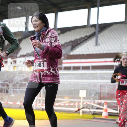 07.12.2025 - St. Pauli X-Mass-Run No. 15 Patografie http://msf.ph/oto/9369430 07.12.2025 11:25:00 Ziel 470, 473, 1527, 1544, 1855, 1858, 1961, 2151, 2193, 2981, 2990, 3126, 3314, 5003 meine-sportfotos.de