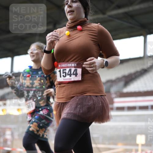 07.12.2025 - St. Pauli X-Mass-Run No. 15 Patografie http://msf.ph/oto/9369448 07.12.2025 11:25:05 Ziel 470, 473, 1527, 1544, 1855, 1858, 1961, 2151, 2193, 2244, 2981, 2990, 3126, 5003 meine-sportfotos.de