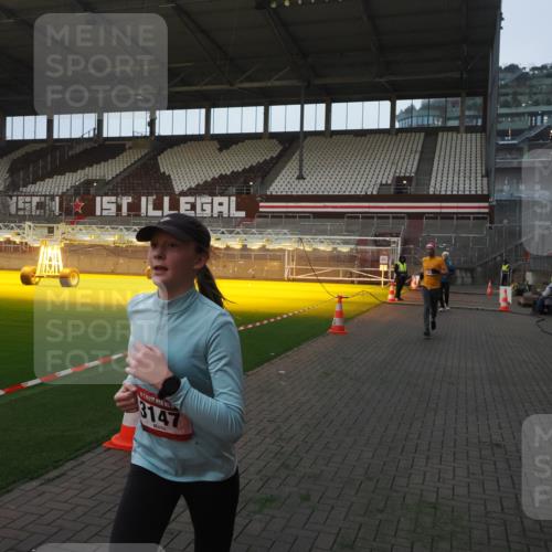 07.12.2025 - St. Pauli X-Mass-Run No. 15 Fabian Wolf http://msf.ph/oto/9369500 07.12.2025 09:59:03 Ziel 655, 2529, 3147, 3345 meine-sportfotos.de