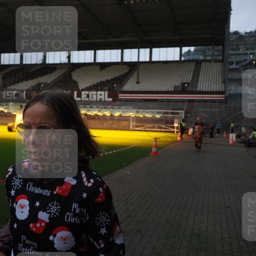07.12.2025 - St. Pauli X-Mass-Run No. 15 Fabian Wolf http://msf.ph/oto/9369589 07.12.2025 09:59:18 Ziel 939, 1120, 2207, 2529, 2657, 3345 meine-sportfotos.de