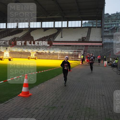 07.12.2025 - St. Pauli X-Mass-Run No. 15 Fabian Wolf http://msf.ph/oto/9369735 07.12.2025 09:59:46 Ziel 488, 910, 911, 934, 961, 1112, 1763, 2186, 2729, 2964, 3513, 4051, 4052, 4465 meine-sportfotos.de