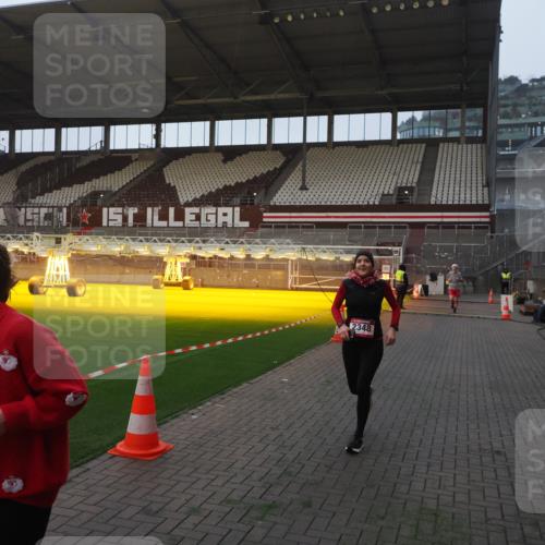07.12.2025 - St. Pauli X-Mass-Run No. 15 Fabian Wolf http://msf.ph/oto/9369995 07.12.2025 10:00:39 Ziel 855, 1418, 1976, 2348, 3084 meine-sportfotos.de