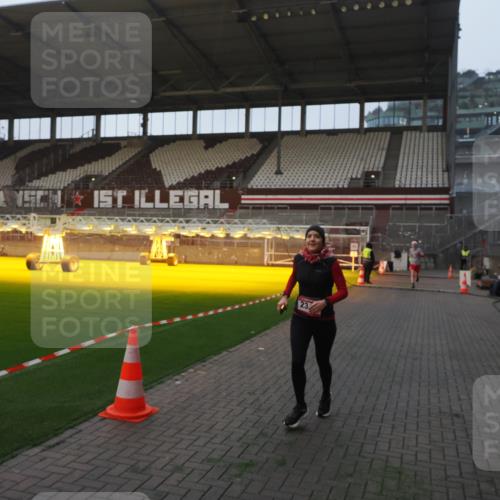 07.12.2025 - St. Pauli X-Mass-Run No. 15 Fabian Wolf http://msf.ph/oto/9369997 07.12.2025 10:00:40 Ziel 855, 1418, 1976, 2348, 3084 meine-sportfotos.de