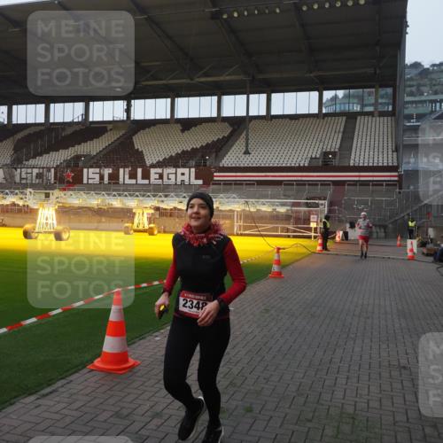 07.12.2025 - St. Pauli X-Mass-Run No. 15 Fabian Wolf http://msf.ph/oto/9370004 07.12.2025 10:00:40 Ziel 855, 1418, 1976, 2348, 3084 meine-sportfotos.de