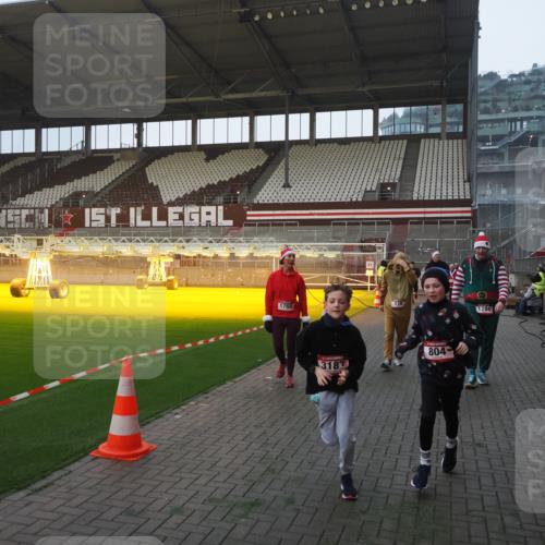 07.12.2025 - St. Pauli X-Mass-Run No. 15 Fabian Wolf http://msf.ph/oto/9370162 07.12.2025 10:01:32 Ziel 118, 393, 804, 1124, 1294, 1760, 3187, 3580, 3582, 3629, 3878 meine-sportfotos.de