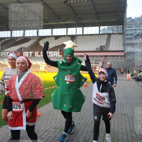 07.12.2025 - St. Pauli X-Mass-Run No. 15 Fabian Wolf http://msf.ph/oto/9370292 07.12.2025 10:01:51 Ziel 959, 1724, 1859, 2167, 2681, 3580, 3582, 3629 meine-sportfotos.de