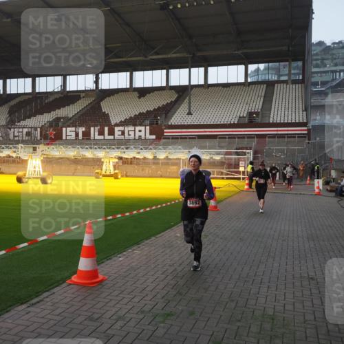 07.12.2025 - St. Pauli X-Mass-Run No. 15 Fabian Wolf http://msf.ph/oto/9370423 07.12.2025 10:02:47 Ziel 885, 918, 1314, 2510, 2514, 2780, 2781, 2908, 3284, 3518, 3892 meine-sportfotos.de