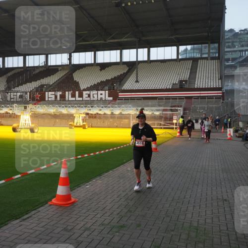 07.12.2025 - St. Pauli X-Mass-Run No. 15 Fabian Wolf http://msf.ph/oto/9370427 07.12.2025 10:02:49 Ziel 885, 918, 1314, 2510, 2514, 2780, 2781, 2908, 3284, 3518, 3892 meine-sportfotos.de