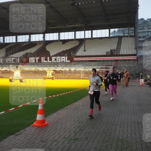 07.12.2025 - St. Pauli X-Mass-Run No. 15 Fabian Wolf http://msf.ph/oto/9370430 07.12.2025 10:02:53 Ziel 442, 443, 885, 918, 936, 943, 1314, 2780, 2781, 3284, 3417, 3518, 3892 meine-sportfotos.de