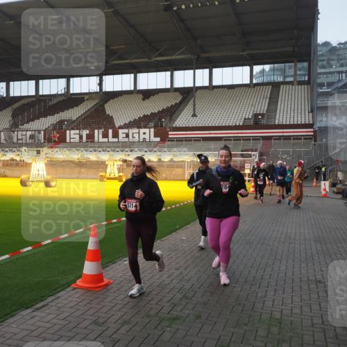 07.12.2025 - St. Pauli X-Mass-Run No. 15 Fabian Wolf http://msf.ph/oto/9370439 07.12.2025 10:02:55 Ziel 442, 443, 885, 918, 936, 943, 1314, 2505, 2780, 2781, 3284, 3417, 3518, 3892 meine-sportfotos.de
