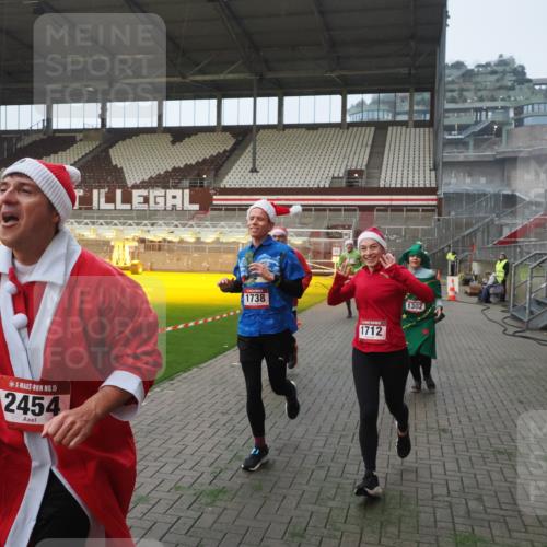 07.12.2025 - St. Pauli X-Mass-Run No. 15 Fabian Wolf http://msf.ph/oto/9370677 07.12.2025 10:04:19 Ziel 113, 1291, 1302, 1712, 1738, 2454, 3188, 4673 meine-sportfotos.de