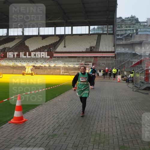 07.12.2025 - St. Pauli X-Mass-Run No. 15 Fabian Wolf http://msf.ph/oto/9370693 07.12.2025 10:04:27 Ziel 113, 1291, 1302, 1522, 1701, 1712, 1738, 1871, 2454, 3188, 3911, 4673 meine-sportfotos.de