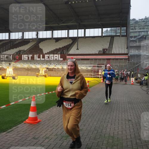07.12.2025 - St. Pauli X-Mass-Run No. 15 Fabian Wolf http://msf.ph/oto/9370877 07.12.2025 10:05:15 Ziel 114, 202, 210, 292, 699, 1121, 1481, 1661, 1761, 2856, 2866, 3186, 3307, 3311, 4036 meine-sportfotos.de