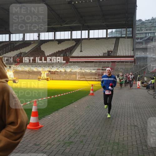 07.12.2025 - St. Pauli X-Mass-Run No. 15 Fabian Wolf http://msf.ph/oto/9370884 07.12.2025 10:05:16 Ziel 114, 202, 210, 292, 699, 1121, 1481, 1661, 1761, 2856, 2866, 3186, 3307, 3311, 4036 meine-sportfotos.de