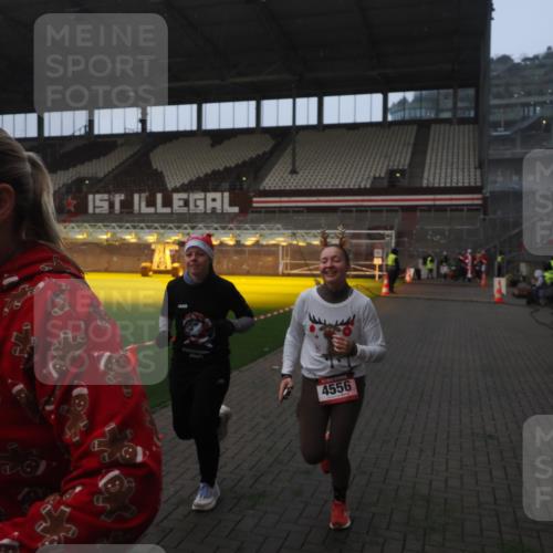 07.12.2025 - St. Pauli X-Mass-Run No. 15 Fabian Wolf http://msf.ph/oto/9370970 07.12.2025 10:05:28 Ziel 114, 543, 668, 950, 1121, 1316, 1374, 1481, 1661, 1761, 3186, 3386, 4036, 4556, 4558 meine-sportfotos.de