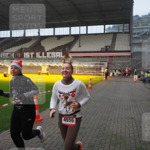 07.12.2025 - St. Pauli X-Mass-Run No. 15 Fabian Wolf http://msf.ph/oto/9370974 07.12.2025 10:05:28 Ziel 114, 543, 668, 950, 1121, 1316, 1374, 1481, 1661, 1761, 3186, 3386, 4036, 4556, 4558 meine-sportfotos.de