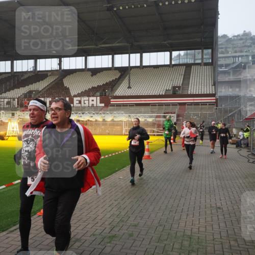 07.12.2025 - St. Pauli X-Mass-Run No. 15 Fabian Wolf http://msf.ph/oto/9371046 07.12.2025 10:05:47 Ziel 2, 3, 54, 123, 363, 385, 512, 945, 1215, 1222, 1789, 1791, 3231, 3877, 4194, 4195, 4552, 4555, 4559, 4560 meine-sportfotos.de