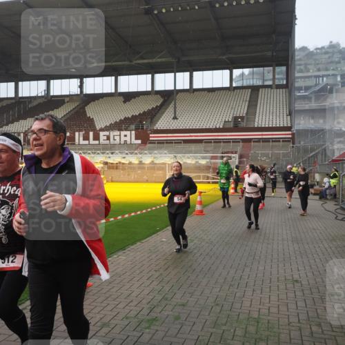 07.12.2025 - St. Pauli X-Mass-Run No. 15 Fabian Wolf http://msf.ph/oto/9371048 07.12.2025 10:05:47 Ziel 2, 3, 54, 123, 363, 385, 512, 945, 1215, 1222, 1789, 1791, 3231, 3877, 4194, 4195, 4552, 4555, 4559, 4560 meine-sportfotos.de