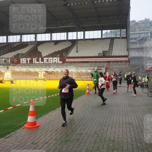 07.12.2025 - St. Pauli X-Mass-Run No. 15 Fabian Wolf http://msf.ph/oto/9371052 07.12.2025 10:05:48 Ziel 2, 3, 54, 123, 363, 385, 512, 945, 1215, 1222, 1789, 1791, 3231, 3877, 4194, 4195, 4552, 4555, 4559, 4560 meine-sportfotos.de