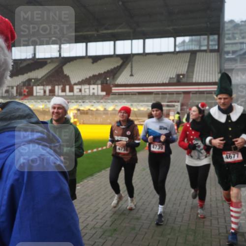 07.12.2025 - St. Pauli X-Mass-Run No. 15 Fabian Wolf http://msf.ph/oto/9371259 07.12.2025 10:06:18 Ziel 34, 127, 148, 187, 468, 893, 967, 969, 1119, 1788, 1832, 1937, 1946, 2894, 2968, 3093, 3196, 4246, 4251, 4657, 4665, 4670, 4672, 4676, 4677, 4736, 4739 meine-sportfotos.de