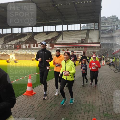 07.12.2025 - St. Pauli X-Mass-Run No. 15 Fabian Wolf http://msf.ph/oto/9371342 07.12.2025 10:06:29 Ziel 34, 187, 562, 1369, 1479, 1480, 1832, 1946, 3213, 3232, 3534, 3535, 3536, 3537, 4459, 4657, 4672, 4677, 4736, 4739 meine-sportfotos.de