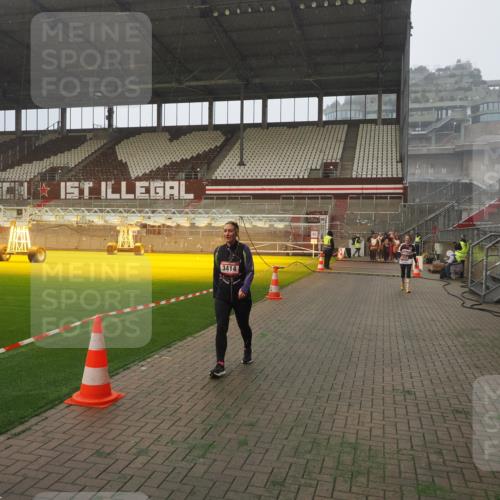 07.12.2025 - St. Pauli X-Mass-Run No. 15 Fabian Wolf http://msf.ph/oto/9371635 07.12.2025 10:07:14 Ziel 421, 792, 1572, 2983, 3414, 3945, 4354 meine-sportfotos.de