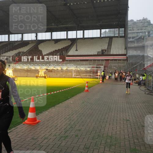 07.12.2025 - St. Pauli X-Mass-Run No. 15 Fabian Wolf http://msf.ph/oto/9371656 07.12.2025 10:07:16 Ziel 421, 517, 685, 792, 1187, 1572, 2983, 3414, 3945 meine-sportfotos.de