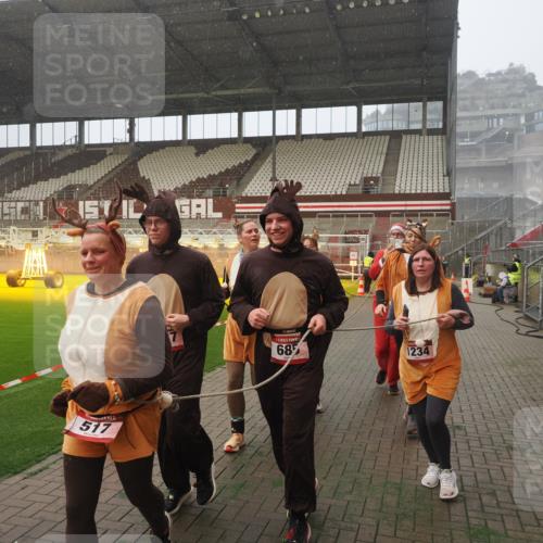 07.12.2025 - St. Pauli X-Mass-Run No. 15 Fabian Wolf http://msf.ph/oto/9371716 07.12.2025 10:07:27 Ziel 256, 265, 272, 517, 657, 685, 716, 767, 1187, 1234, 1543, 2983, 3003 meine-sportfotos.de