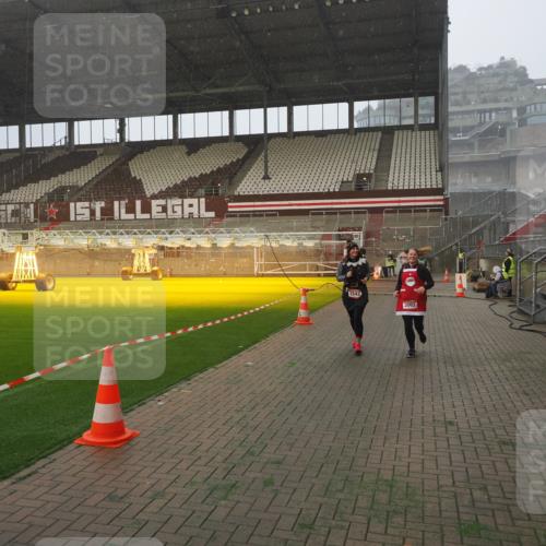 07.12.2025 - St. Pauli X-Mass-Run No. 15 Fabian Wolf http://msf.ph/oto/9371734 07.12.2025 10:07:33 Ziel 256, 265, 272, 517, 657, 685, 716, 767, 1187, 1234, 1447, 1449, 1543, 3003 meine-sportfotos.de