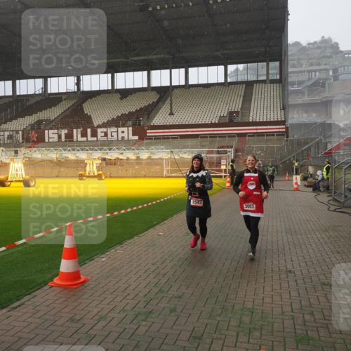 07.12.2025 - St. Pauli X-Mass-Run No. 15 Fabian Wolf http://msf.ph/oto/9371740 07.12.2025 10:07:34 Ziel 256, 265, 272, 517, 657, 685, 716, 767, 1187, 1234, 1447, 1449, 1543, 3003 meine-sportfotos.de