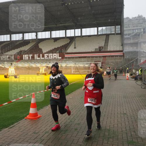 07.12.2025 - St. Pauli X-Mass-Run No. 15 Fabian Wolf http://msf.ph/oto/9371750 07.12.2025 10:07:35 Ziel 256, 265, 272, 517, 657, 685, 716, 767, 1187, 1234, 1447, 1449, 1543, 3003 meine-sportfotos.de