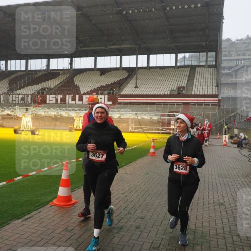 07.12.2025 - St. Pauli X-Mass-Run No. 15 Fabian Wolf http://msf.ph/oto/9371841 07.12.2025 10:08:06 Ziel 2691, 2692, 3627, 3628, 4231, 4623, 4624, 4626, 4734, 4737, 4740 meine-sportfotos.de