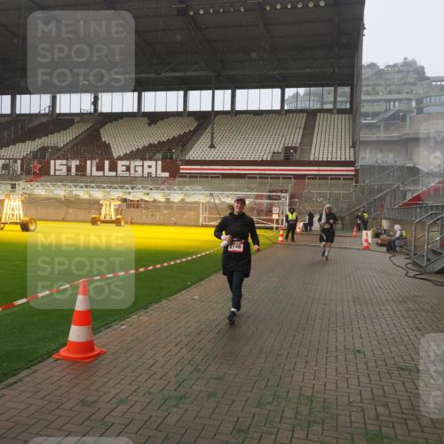 07.12.2025 - St. Pauli X-Mass-Run No. 15 Fabian Wolf http://msf.ph/oto/9371873 07.12.2025 10:08:23 Ziel 2650, 2691, 2746 meine-sportfotos.de