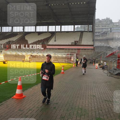 07.12.2025 - St. Pauli X-Mass-Run No. 15 Fabian Wolf http://msf.ph/oto/9371883 07.12.2025 10:08:24 Ziel 2650, 2746 meine-sportfotos.de