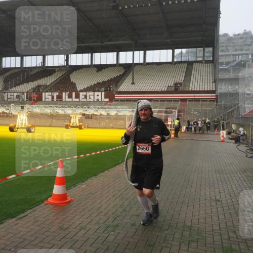 07.12.2025 - St. Pauli X-Mass-Run No. 15 Fabian Wolf http://msf.ph/oto/9371909 07.12.2025 10:08:27 Ziel 2650, 2746 meine-sportfotos.de