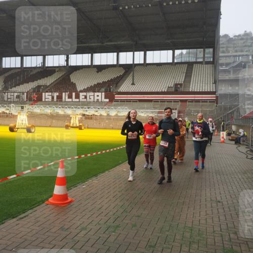 07.12.2025 - St. Pauli X-Mass-Run No. 15 Fabian Wolf http://msf.ph/oto/9372027 07.12.2025 10:08:49 Ziel 390, 707, 786, 789, 947, 1002, 1031, 1176, 2247, 2248, 2521, 3212, 3332, 3335, 3484, 3495, 3671, 3759, 3904, 3907, 4205, 4232, 4234, 4451 meine-sportfotos.de