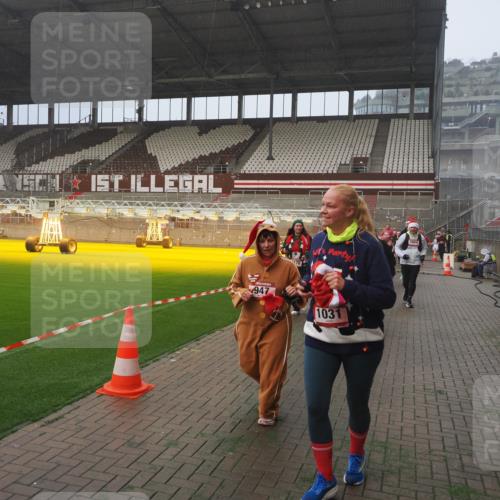 07.12.2025 - St. Pauli X-Mass-Run No. 15 Fabian Wolf http://msf.ph/oto/9372053 07.12.2025 10:08:52 Ziel 19, 390, 707, 786, 789, 947, 1002, 1031, 1176, 2521, 3212, 3300, 3332, 3335, 3484, 3671, 3891, 3904, 3907, 4232, 4234, 4451 meine-sportfotos.de